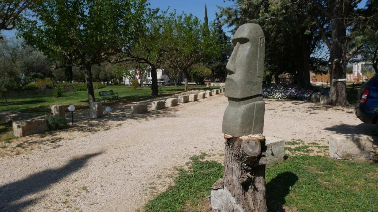 Apartamento Mas Maurane - Les Lavandes Aux Portes D'Arles Tarascón Exterior foto